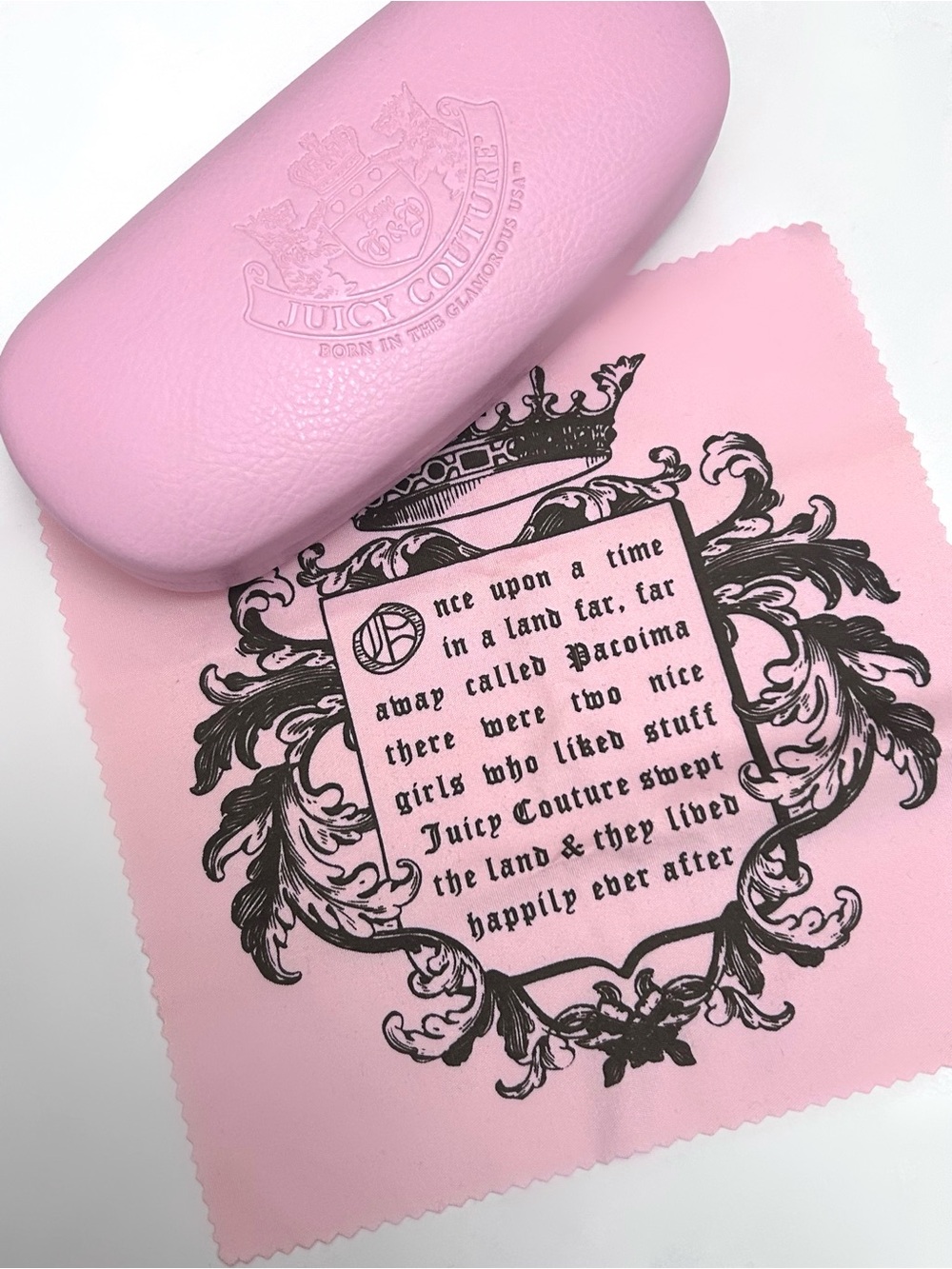 Juicy Couture Pink Glasses Case with Matching Pink Cleaning Cloth